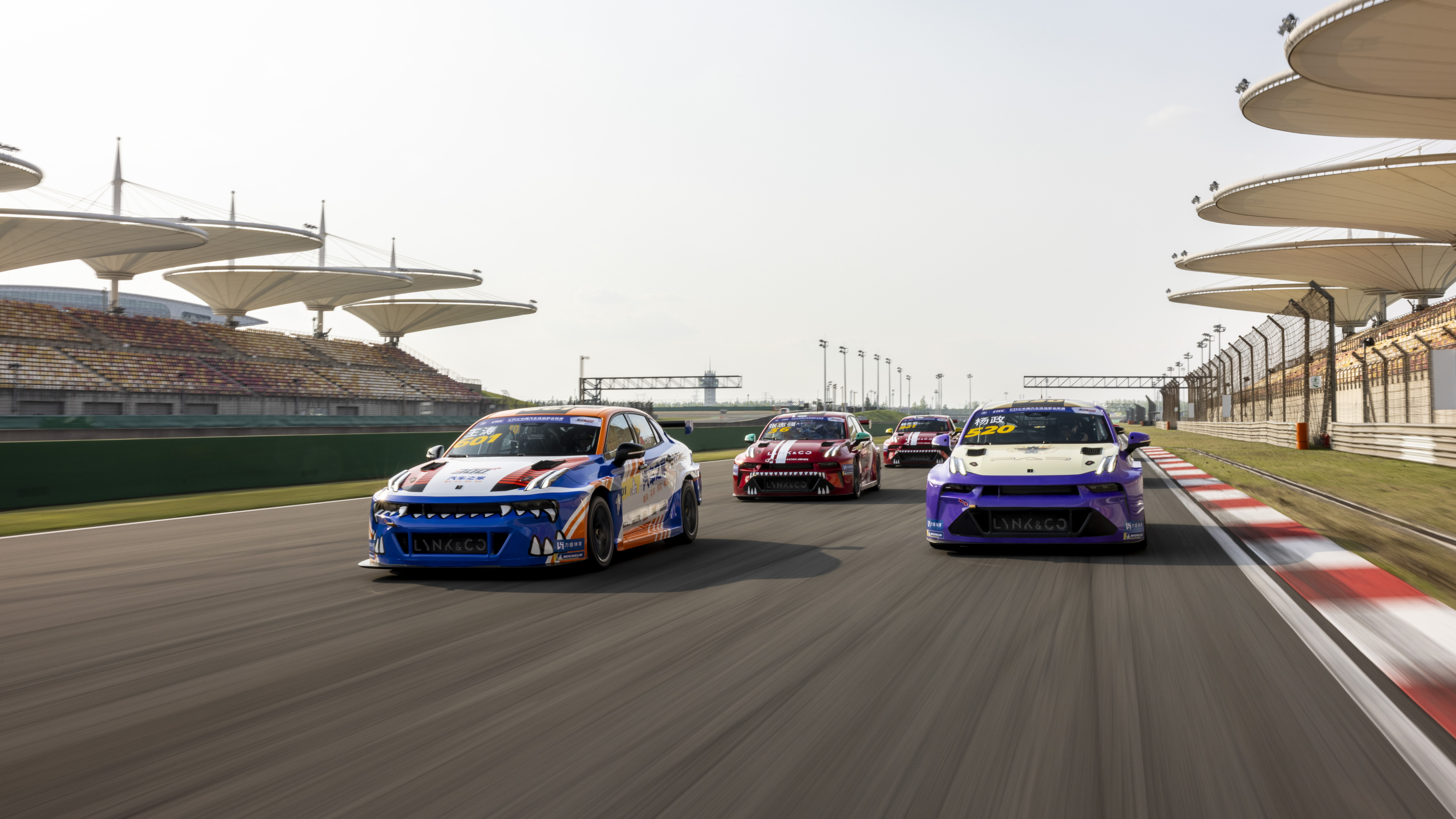 Lynk & Co 03+ TCR Wins on Debut